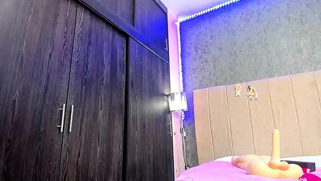 ava-am online show from November 6, 2025, 1:50 am