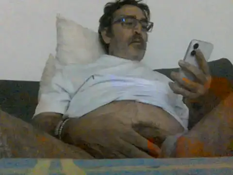 Snapshot of moreno51 chatting on November 16, 2025, 11:32 pm moreno51 online show from November 16, 2025, 11:32 pm