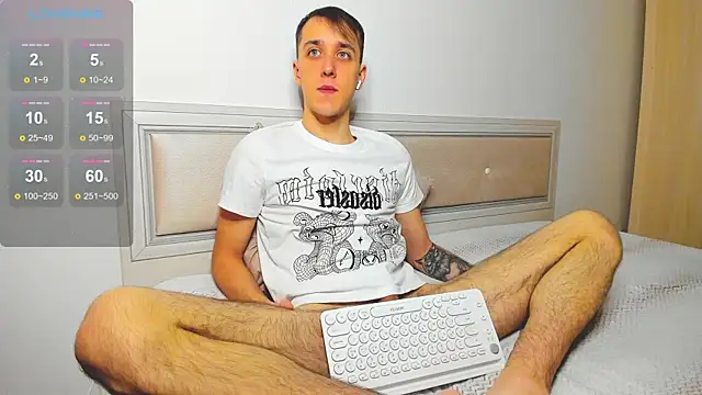 Snapshot of your_super_hero chatting on December 3, 2025, 4:42 am your super hero online show from December 3, 2025, 4:42 am