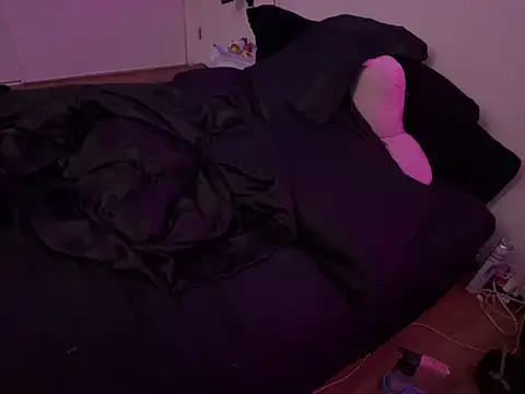 Snapshot of ChrryFoxx chatting on September 9, 2025, 8:36 am ChrryFoxx online show from September 9, 2025, 8:36 am