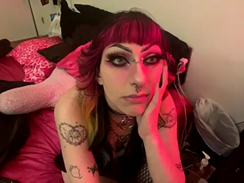 Snapshot of ChrryFoxx chatting on October 14, 2025, 9:43 am ChrryFoxx online show from October 14, 2025, 9:43 am