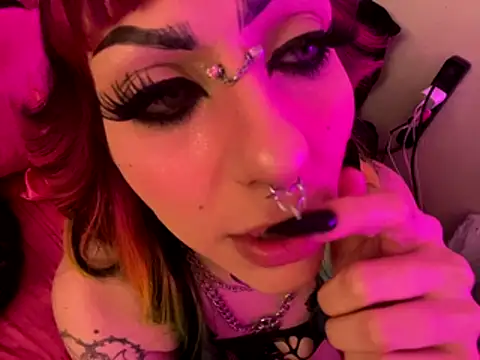 Snapshot of ChrryFoxx chatting on October 15, 2025, 8:36 am ChrryFoxx online show from October 15, 2025, 8:36 am