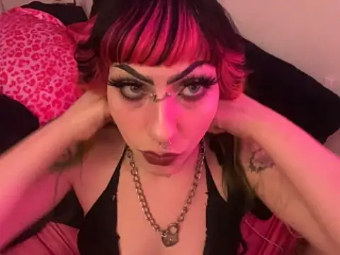 Snapshot of ChrryFoxx chatting on November 25, 2025, 11:21 am ChrryFoxx online show from November 25, 2025, 11:21 am