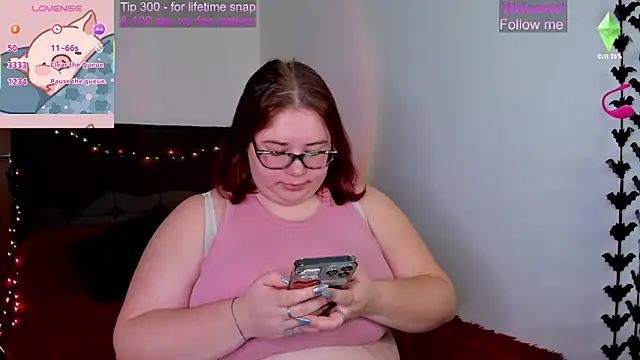 Lily lu one online show from October 7, 2025, 10:01 am