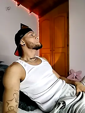 morenosiam online show from November 26, 2025, 4:02 am