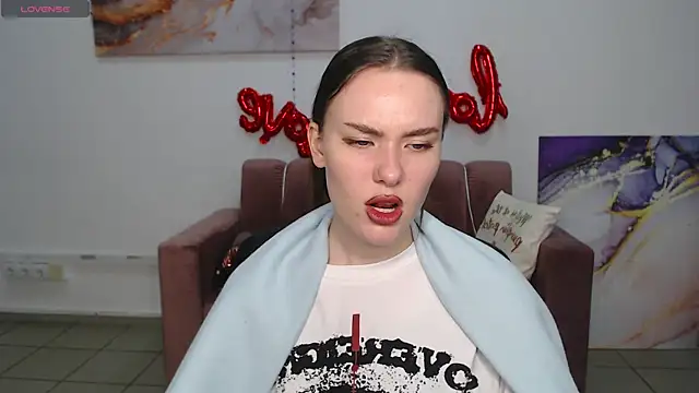 ElenaOconar online show from March 10, 2025, 9:43 am