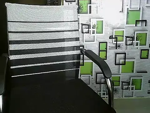 Snapshot of UrHoneyBae chatting on March 7, 2025, 4:11 pm UrHoneyBae online show from March 7, 2025, 4:11 pm