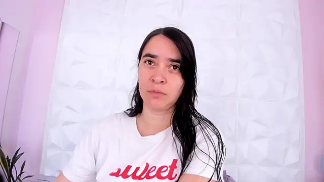 Valeriagomez  online show from October 28, 2025, 12:09 pm