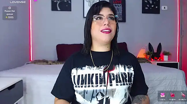 Snapshot of Veronika_metal chatting on February 25, 2025, 12:34 pm Veronika metal online show from February 25, 2025, 12:34 pm
