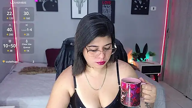 Snapshot of Veronika_metal chatting on March 4, 2025, 11:08 am Veronika metal online show from March 4, 2025, 11:08 am