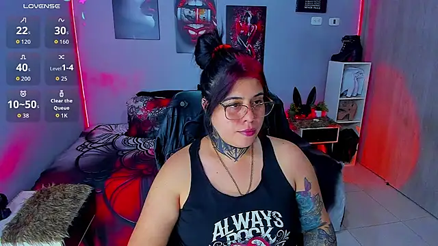 Snapshot of Veronika_metal chatting on September 14, 2025, 3:27 am Veronika metal online show from September 14, 2025, 3:27 am