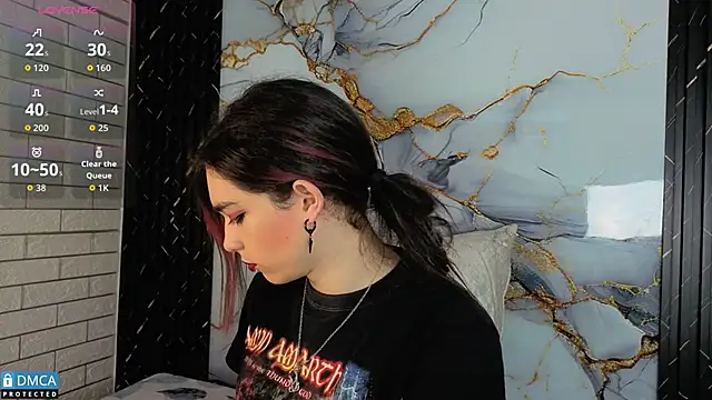 MaeveKuro online show from November 8, 2025, 3:07 am