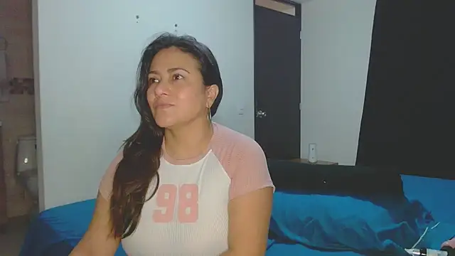 Snapshot of roxanasexy2025 chatting on November 24, 2025, 12:38 pm roxanasexy2025 online show from November 24, 2025, 12:38 pm