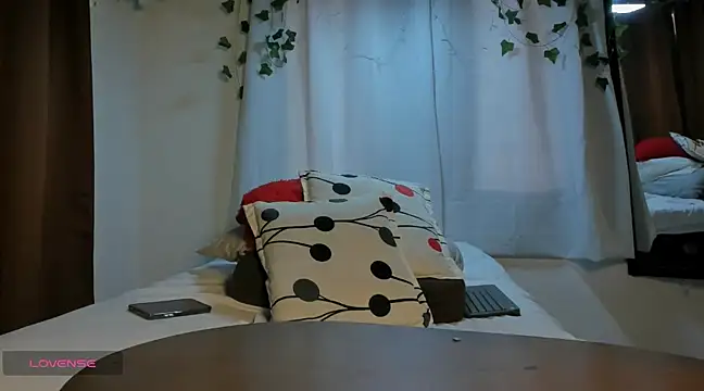 SamanthaLara online show from March 17, 2025, 2:45 pm