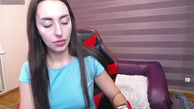 JenniferStone online show from November 15, 2025, 9:06 am