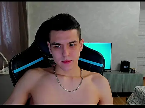 TravisRevas online show from March 4, 2025, 1:38 pm