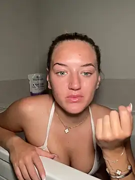 Snapshot of MissMaisiex chatting on October 4, 2025, 7:34 pm MissMaisiex online show from October 4, 2025, 7:34 pm