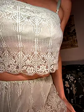 Snapshot of Rosemarie_Blu chatting on November 20, 2025, 4:12 am Rosemarie Blu online show from November 20, 2025, 4:12 am