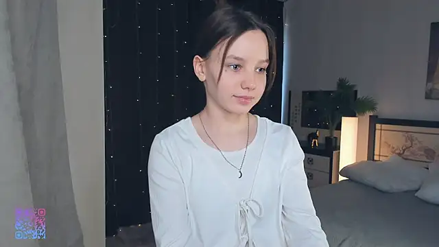 Snapshot of EdinaCordner chatting on March 6, 2025, 7:03 am EdinaCordner online show from March 6, 2025, 7:03 am