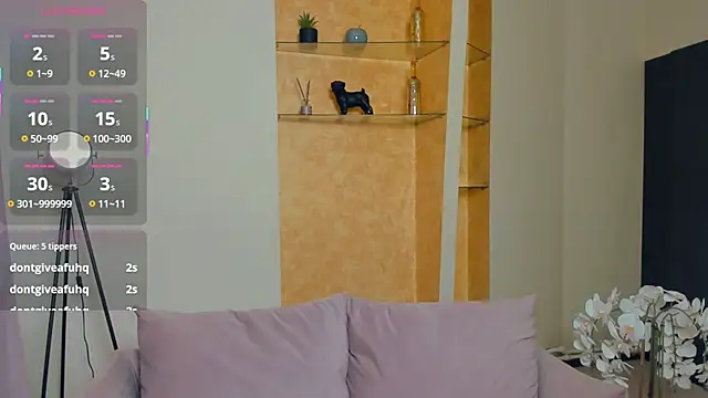 Snapshot of EdinaCordner chatting on October 25, 2025, 11:40 am EdinaCordner online show from October 25, 2025, 11:40 am