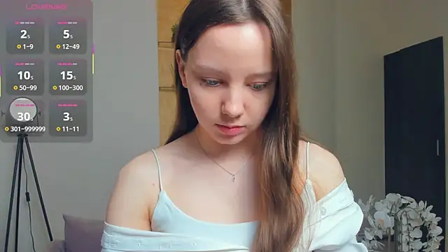 Snapshot of EdinaCordner chatting on October 30, 2025, 10:38 am EdinaCordner online show from October 30, 2025, 10:38 am