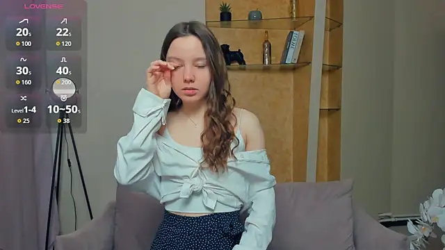 Snapshot of EdinaCordner chatting on November 21, 2025, 10:14 am EdinaCordner online show from November 21, 2025, 10:14 am