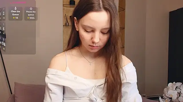 Snapshot of EdinaCordner chatting on November 27, 2025, 10:39 am EdinaCordner online show from November 27, 2025, 10:39 am