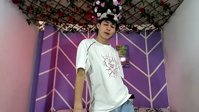 Snapshot of Maxxi_hot23 chatting on September 14, 2025, 7:35 pm Maxxi hot23 online show from September 14, 2025, 7:35 pm