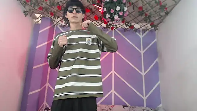 Snapshot of Maxxi_hot23 chatting on October 14, 2025, 7:25 pm Maxxi hot23 online show from October 14, 2025, 7:25 pm