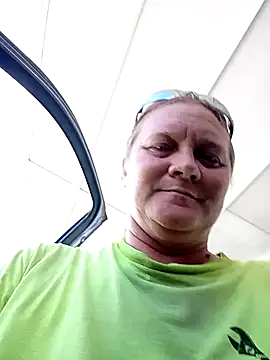 wetnwildforyou online show from October 6, 2025, 6:49 pm