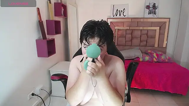 safyka online show from September 19, 2025, 3:19 am