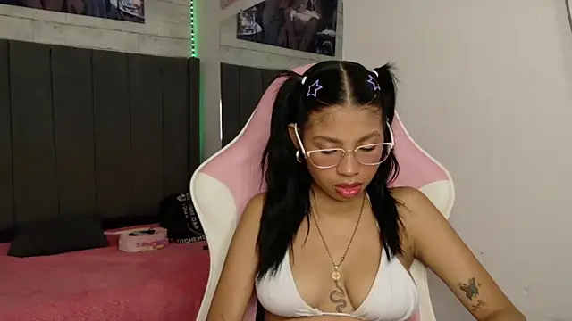 Snapshot of Aida_princess chatting on November 20, 2025, 11:26 pm Aida princess online show from November 20, 2025, 11:26 pm