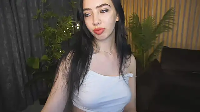 Snapshot of WildKittenX_ chatting on October 6, 2025, 5:49 am WildKittenX online show from October 6, 2025, 5:49 am