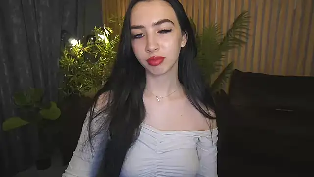 Snapshot of WildKittenX_ chatting on October 10, 2025, 5:50 am WildKittenX online show from October 10, 2025, 5:50 am