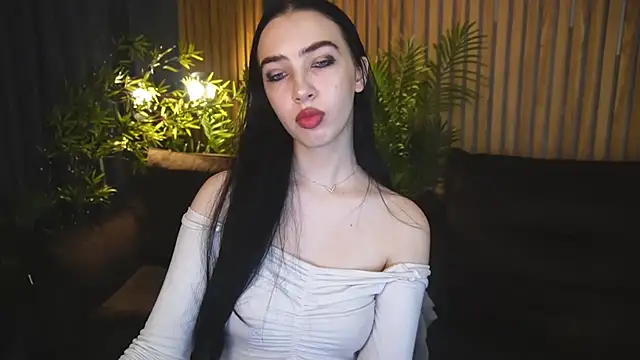 Snapshot of WildKittenX_ chatting on October 31, 2025, 6:47 am WildKittenX online show from October 31, 2025, 6:47 am