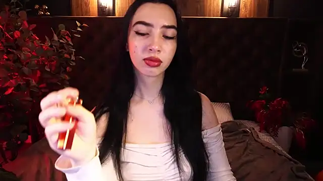 Snapshot of WildKittenX_ chatting on November 6, 2025, 6:47 am WildKittenX online show from November 6, 2025, 6:47 am