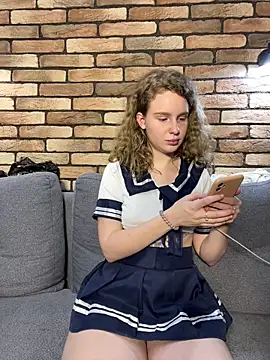 Snapshot of nemesidaM chatting on March 17, 2025, 10:27 am nemesidaM online show from March 17, 2025, 10:27 am