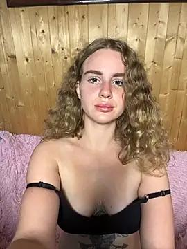 Snapshot of nemesidaM chatting on September 8, 2025, 2:49 pm nemesidaM online show from September 8, 2025, 2:49 pm