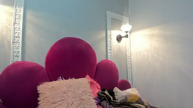 Snapshot of Bonniie_22 chatting on October 31, 2025, 1:45 pm Bonniie 22 online show from October 31, 2025, 1:45 pm