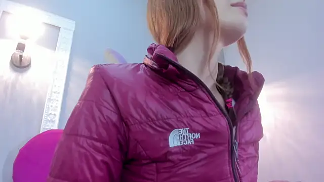 Snapshot of Bonniie_22 chatting on November 18, 2025, 1:26 pm Bonniie 22 online show from November 18, 2025, 1:26 pm