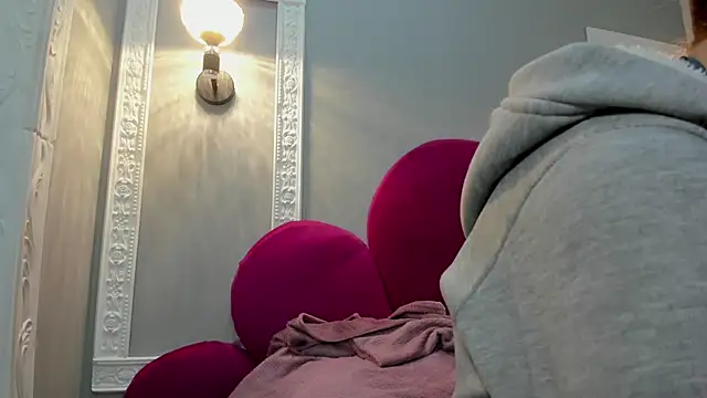 Snapshot of Bonniie_22 chatting on December 5, 2025, 3:52 pm Bonniie 22 online show from December 5, 2025, 3:52 pm