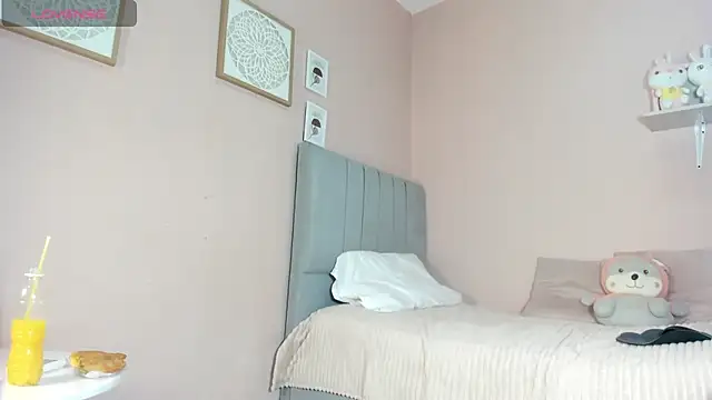 Snapshot of mary_cute9 chatting on November 22, 2025, 12:26 pm mary cute9 online show from November 22, 2025, 12:26 pm