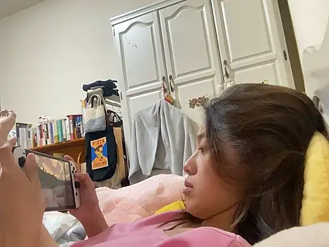 ladypaggy online show from February 26, 2025, 4:24 pm