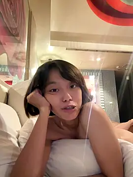 ladypaggy online show from October 8, 2025, 5:49 am