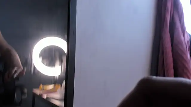 Snapshot of Sienna_miller_27 chatting on March 20, 2025, 2:42 pm Sienna miller 27 online show from March 20, 2025, 2:42 pm