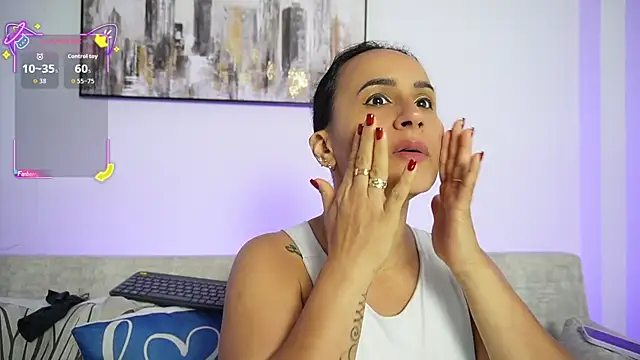 Snapshot of Sara_Charmy chatting on October 1, 2025, 11:05 am Sara Charmy online show from October 1, 2025, 11:05 am