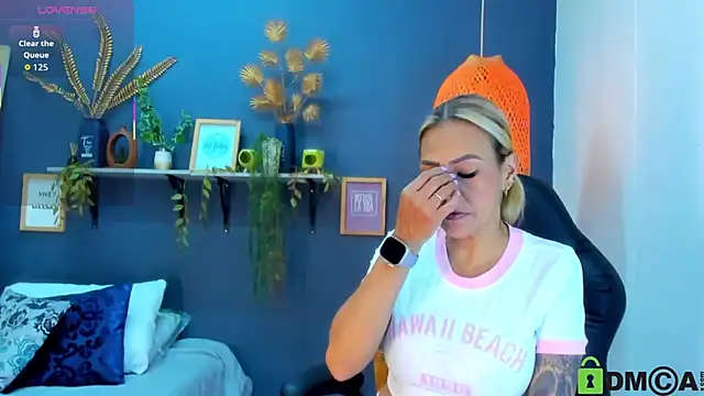 yessila parker online show from November 19, 2025, 2:22 am