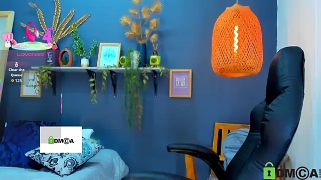 yessila parker online show from November 25, 2025, 2:44 am