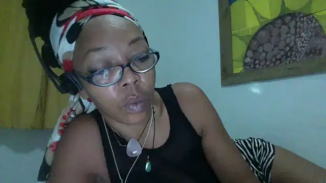 Snapshot of Ladyzee25 chatting on September 23, 2025, 1:30 am Ladyzee25 online show from September 23, 2025, 1:30 am