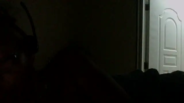 Snapshot of Ladyzee25 chatting on October 10, 2025, 7:07 am Ladyzee25 online show from October 10, 2025, 7:07 am